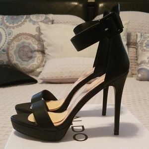 NEW NEVER Worn ALDO ankle strap heels